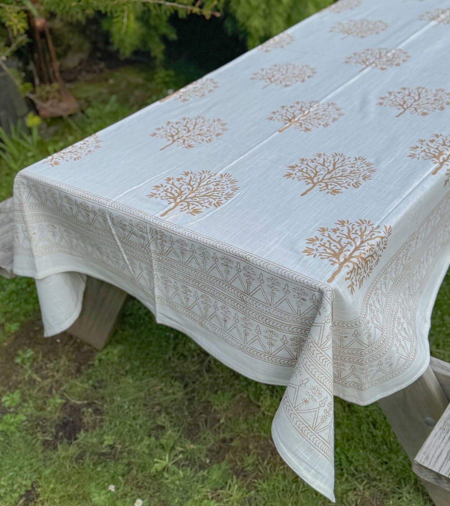 Table Cover 6 Seater - White Gold