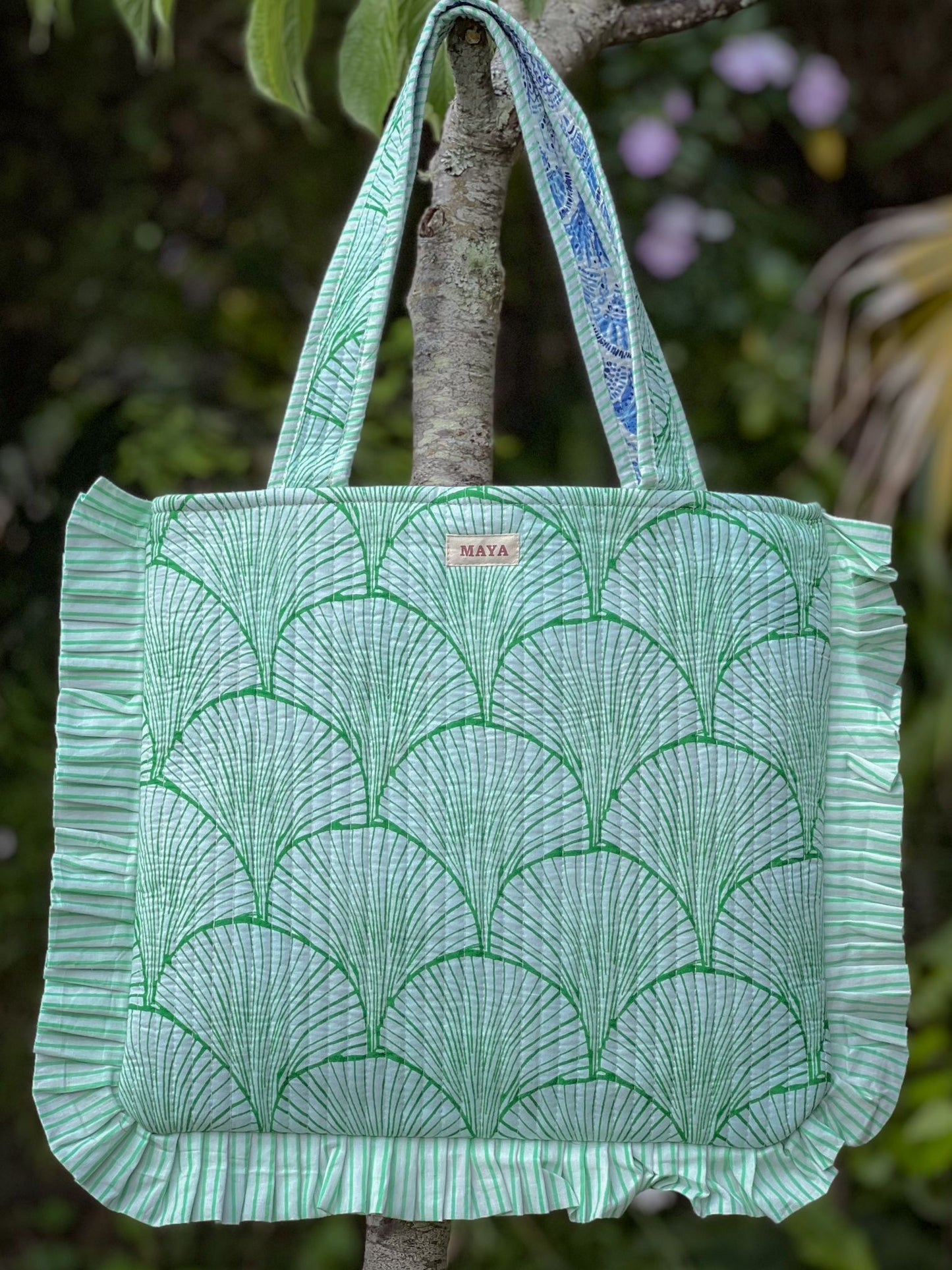 Quilted Frill Totes : 12 Patterns